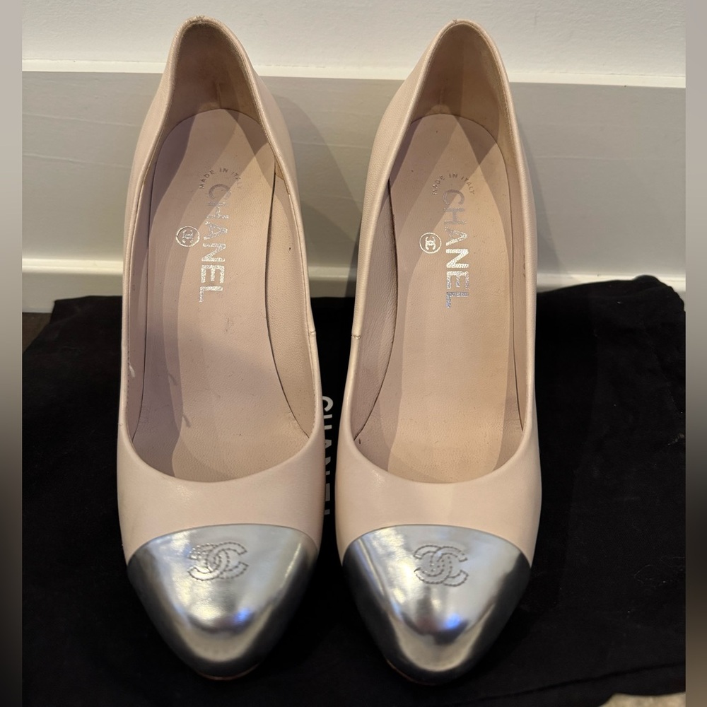 CHANEL Women's Silver and Cream Heels